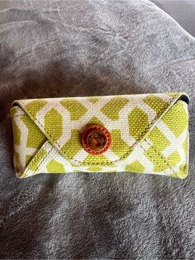Spartina 449 Cream & Green Linen Magnetic Closure Glasses Case, good condition
